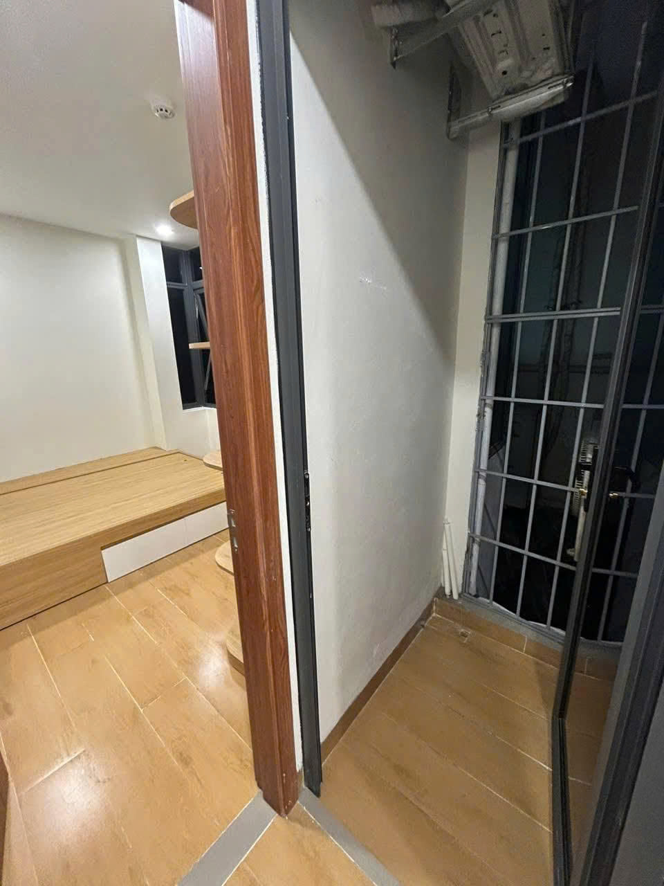 Cho thuê căn hộ CCMN mới kinh kong ngõ sân quần Đống Đa, 60m2, 2 ngủ, Full đồ - Ảnh 1